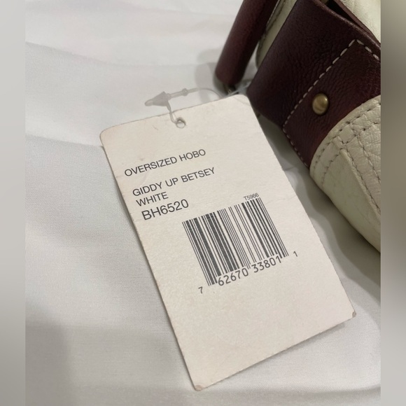 RARE NWT Vintage BETSEY JOHNSON Giddy Up Betsey Cream Oversized Leather Hobo Bag - Picture 6 of 11